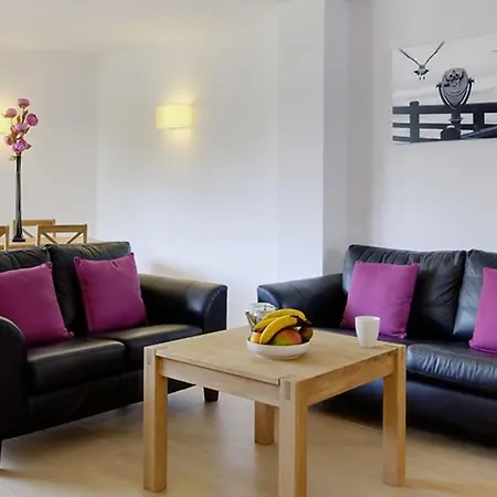 Beautiful, Very High Quality 2 Bed شقة فوينخيرولا