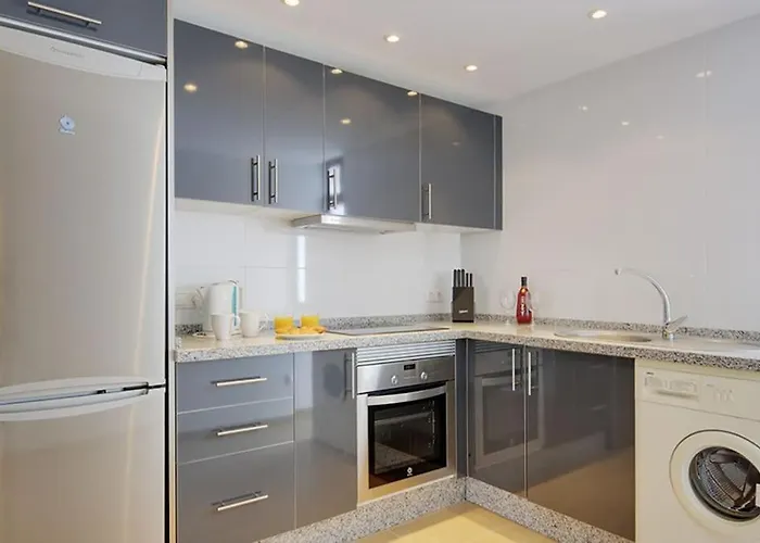 Beautiful, Very High Quality 2 Bed דירה